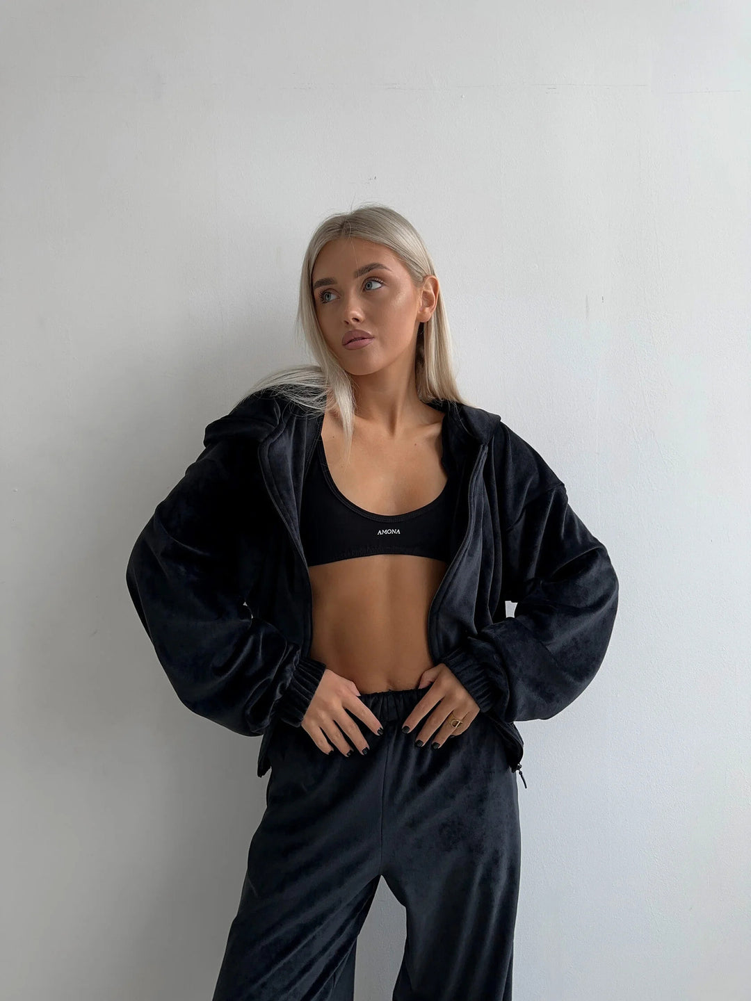 Ladies Sporty Fleece Jogging Set with Voluminous Sleeves and Elastic Cuffs Lune London