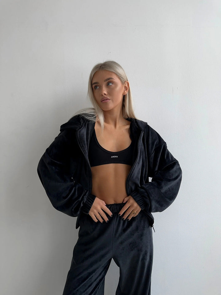 Ladies Sporty Fleece Jogging Set with Voluminous Sleeves and Elastic Cuffs Lune London