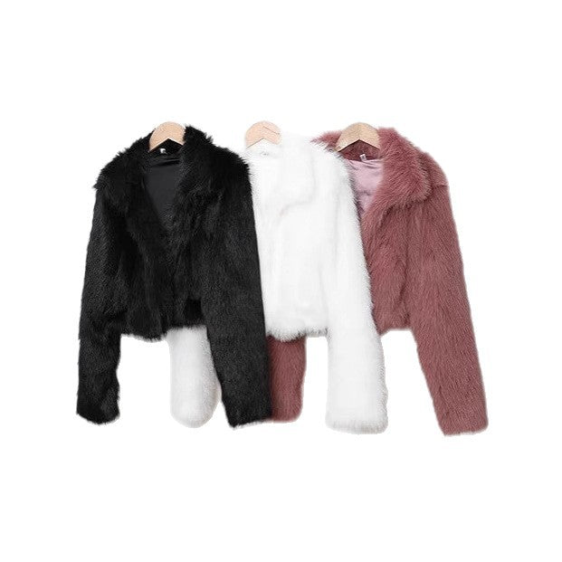 Elegant ladies faux fur jacket with voluminous cut Lune London