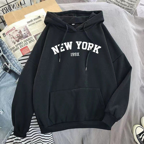 Women's hoodie with sporty New York print Chic & Stil