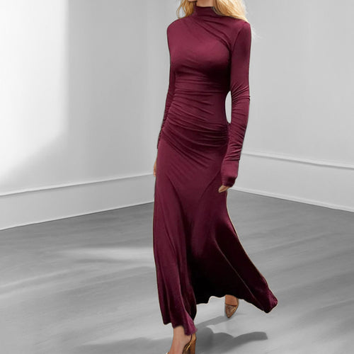 Robe maxi à manches longues pour femmes avec une coupe flatteuse et un col roulé élégant Chic & Stil