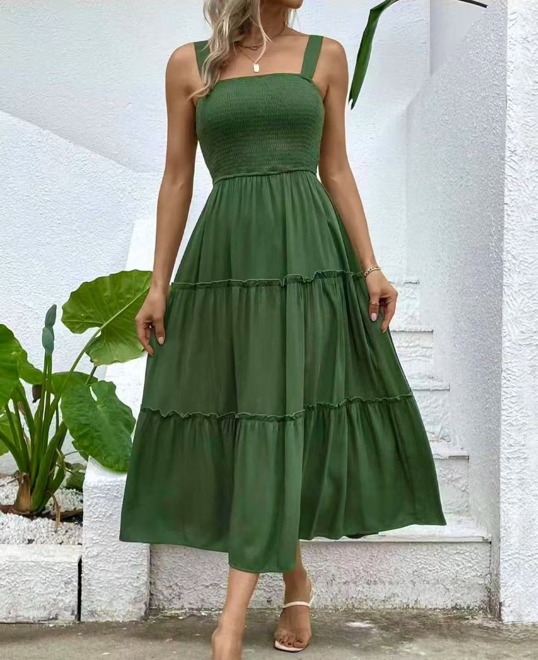 Maxi dress for women with elastic bodice and flowy skirt Lune London