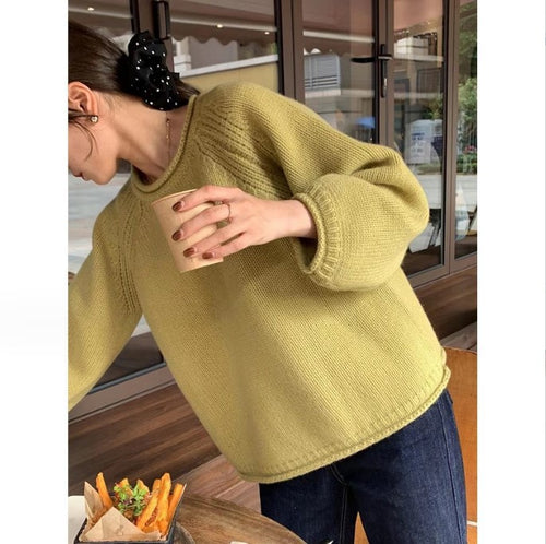 Knitted sweater for women with a relaxed silhouette and modern details Amarae