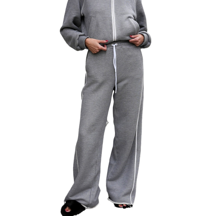 Casual sports set for women with high collar and elastic edges Lune London