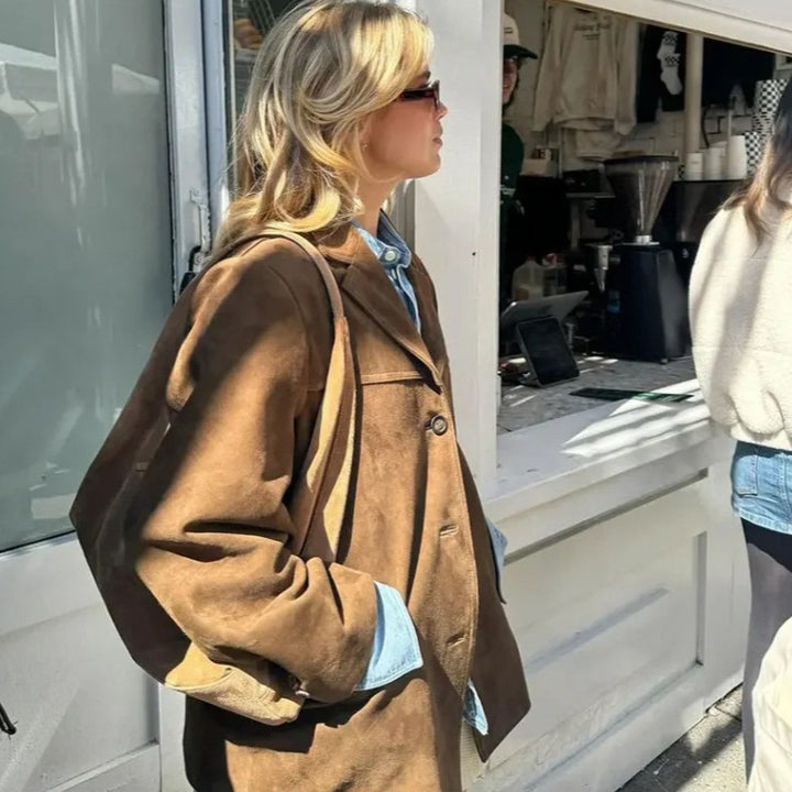 Elegant blazer jacket for women made of high-quality material with structured design Lune London