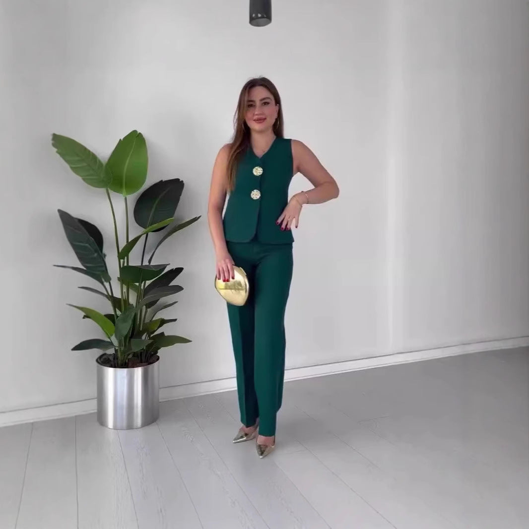 Ladies elegant set consisting of a sleeveless top and palazzo pants Lune London