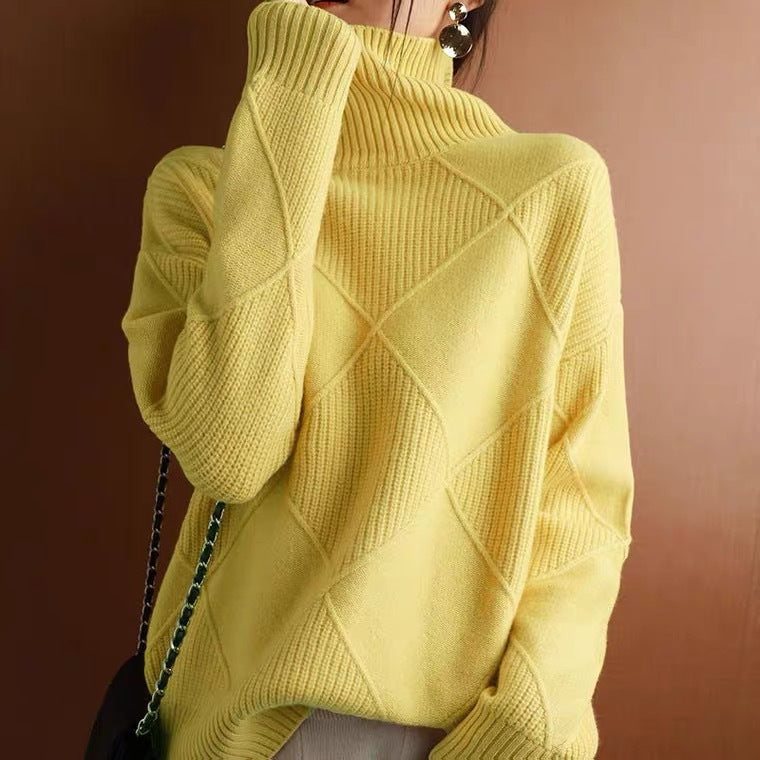 Trendy women's turtleneck sweater with a structured look Lune London