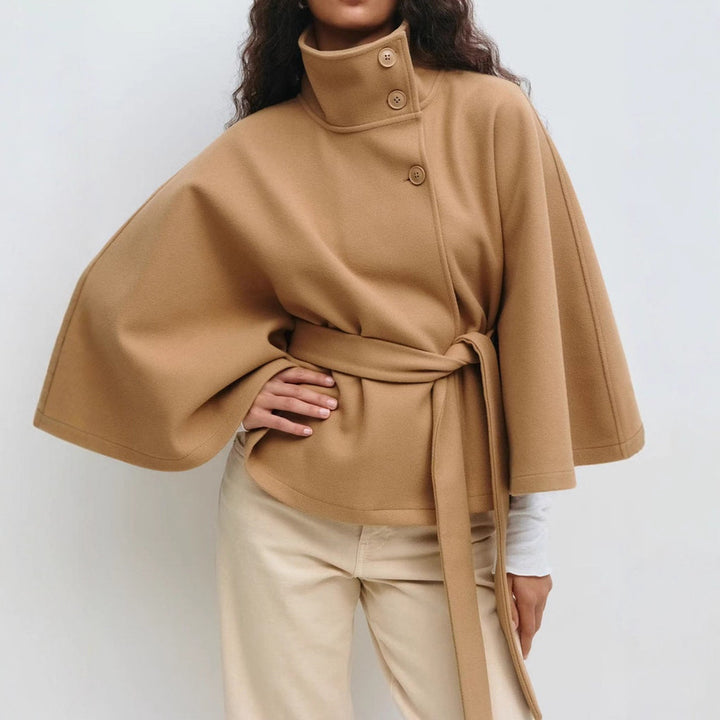 Veste enveloppante tendance surdimensionnée pour femmes avec col haut et ceinture Chic & Stil
