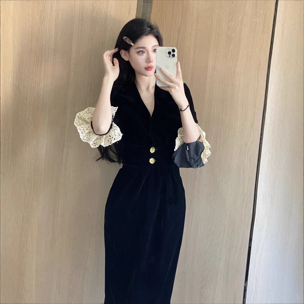 Women's elegant dress with lace sleeves and decorative buttons Lune London