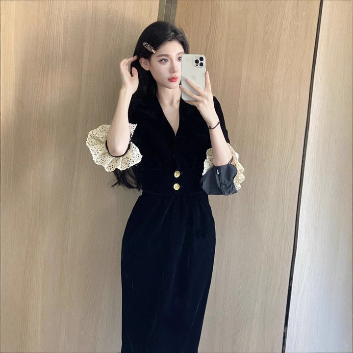 Women's elegant dress with lace sleeves and decorative buttons Lune London