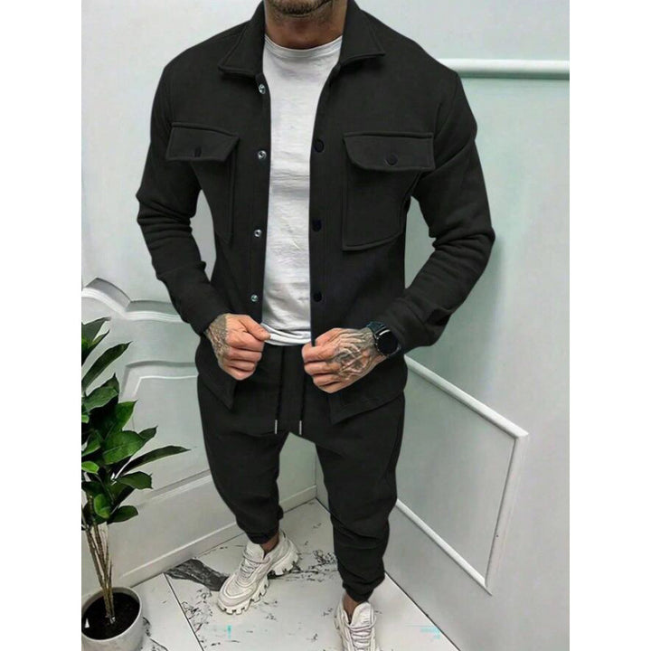 Men's sports set with modern details and practical pockets Lune London