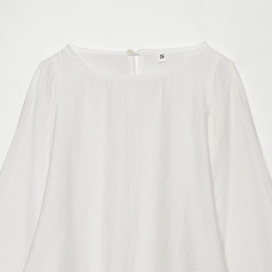 Women's oversized blouse with balloon sleeves, round neckline and soft viscose quality Amarae