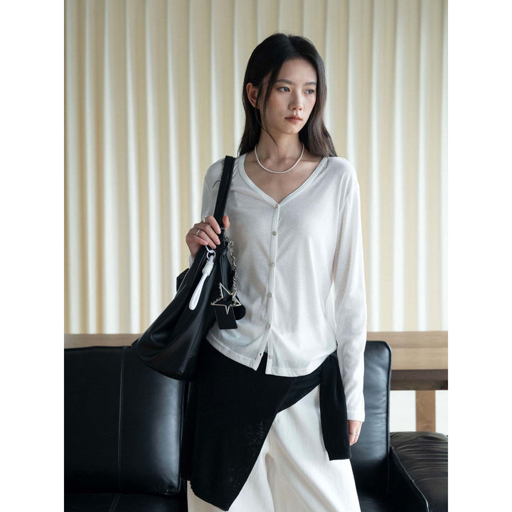 Women's Lightweight Viscose Fine Knit Cardigan with Buttonless Closure and Relaxed Fit Amarae