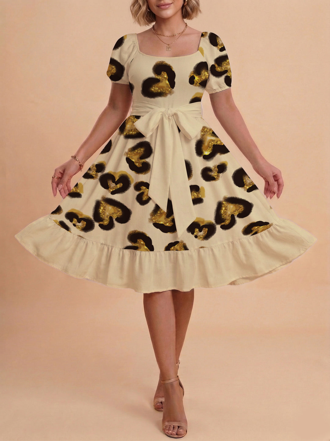 Women's dress with tailored fit and playful floral pattern Lune London