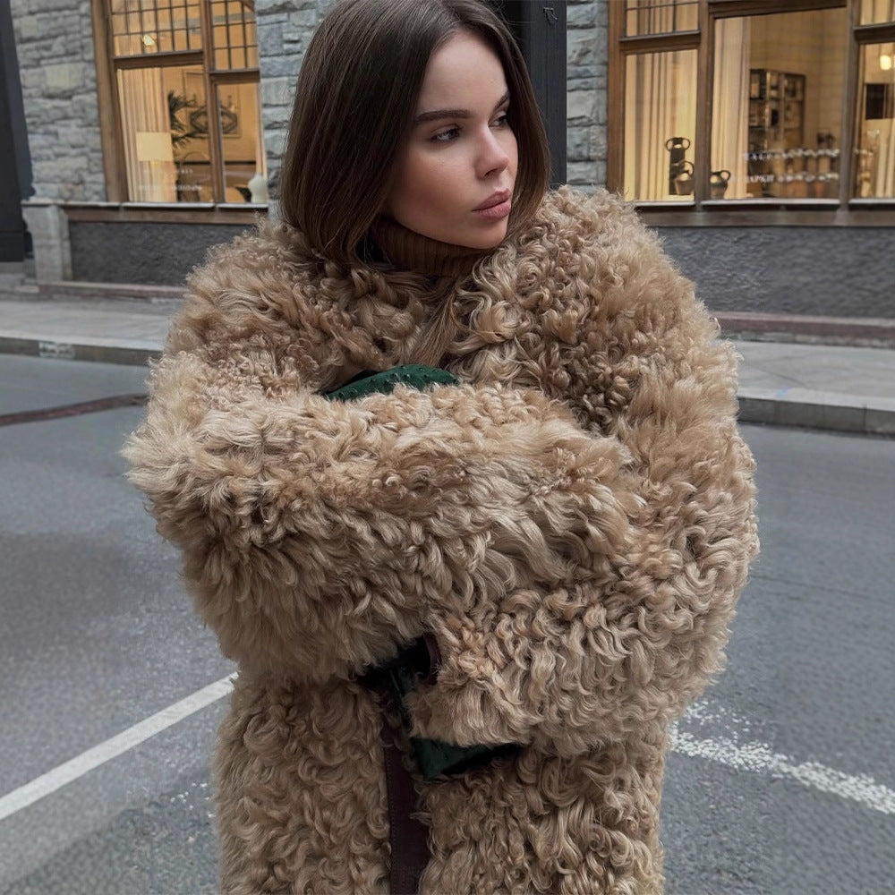 Women's short jacket made of curly teddy faux fur with oversized cut Amarae