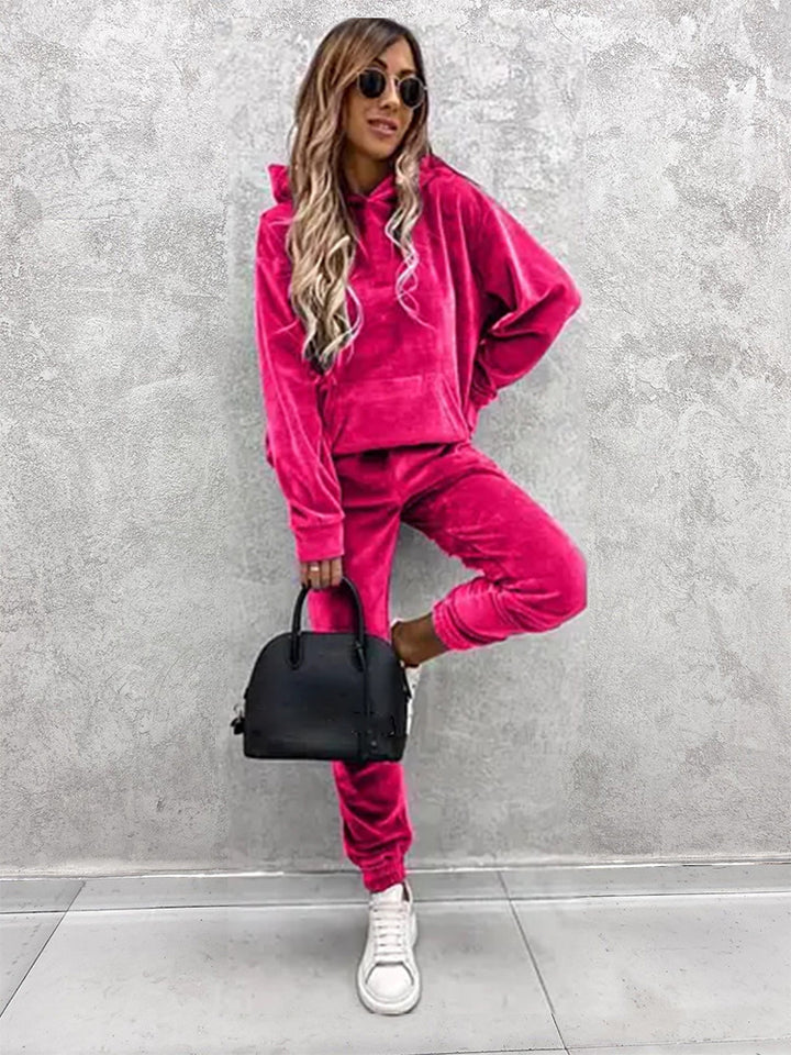 Women high-quality velvet lounge set with hoodie and comfortable pants Lune London