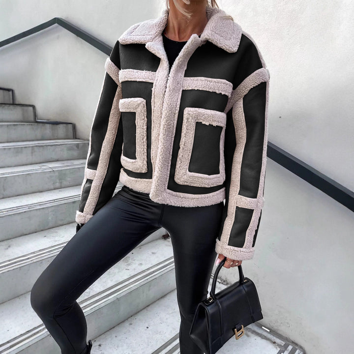 Veste en faux cuir pour femmes avec doublure en polaire chaude et accents contrastés Chic & Stil