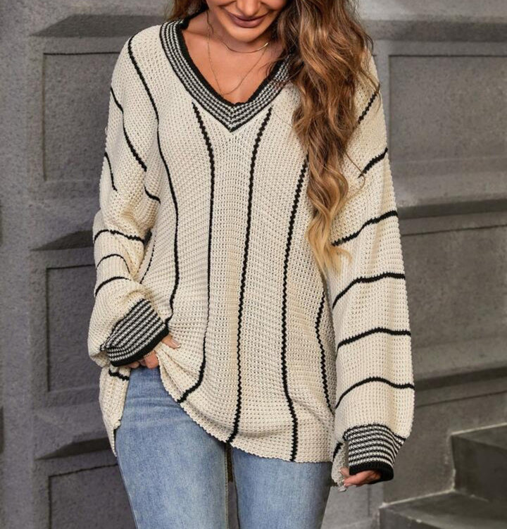 pull-over tricoté pour femmes grande taille dans un style décontracté oversize avec décolleté en V et motif rayé Lune London