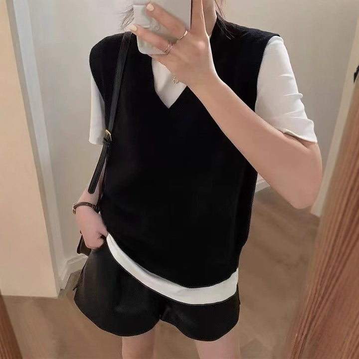 Gilet tricoté pour femmes avec décolleté en V profond et coupe aérienne Chic & Stil
