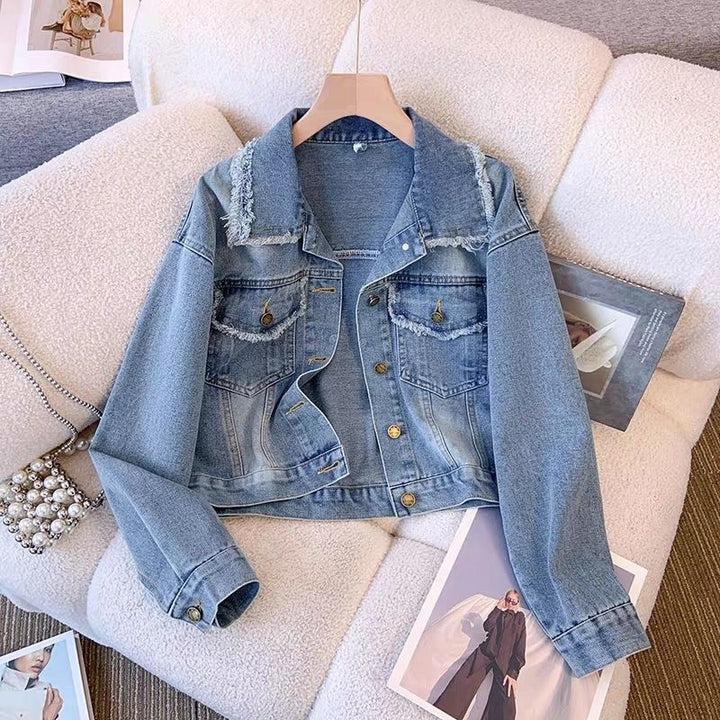 Veste en denim cropped pour femmes avec franges et détails de boutons Chic & Stil