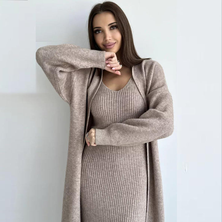 Robe tricotée pour femmes avec décolleté en V et coupe longue décontractée Chic & Stil