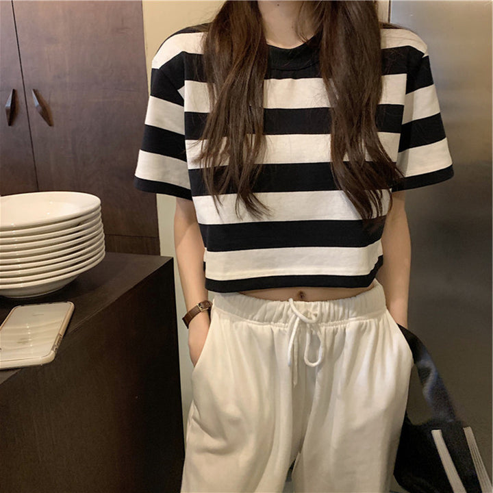 Women Cropped T-Shirt with Striped Pattern and Casual Cut Lune London