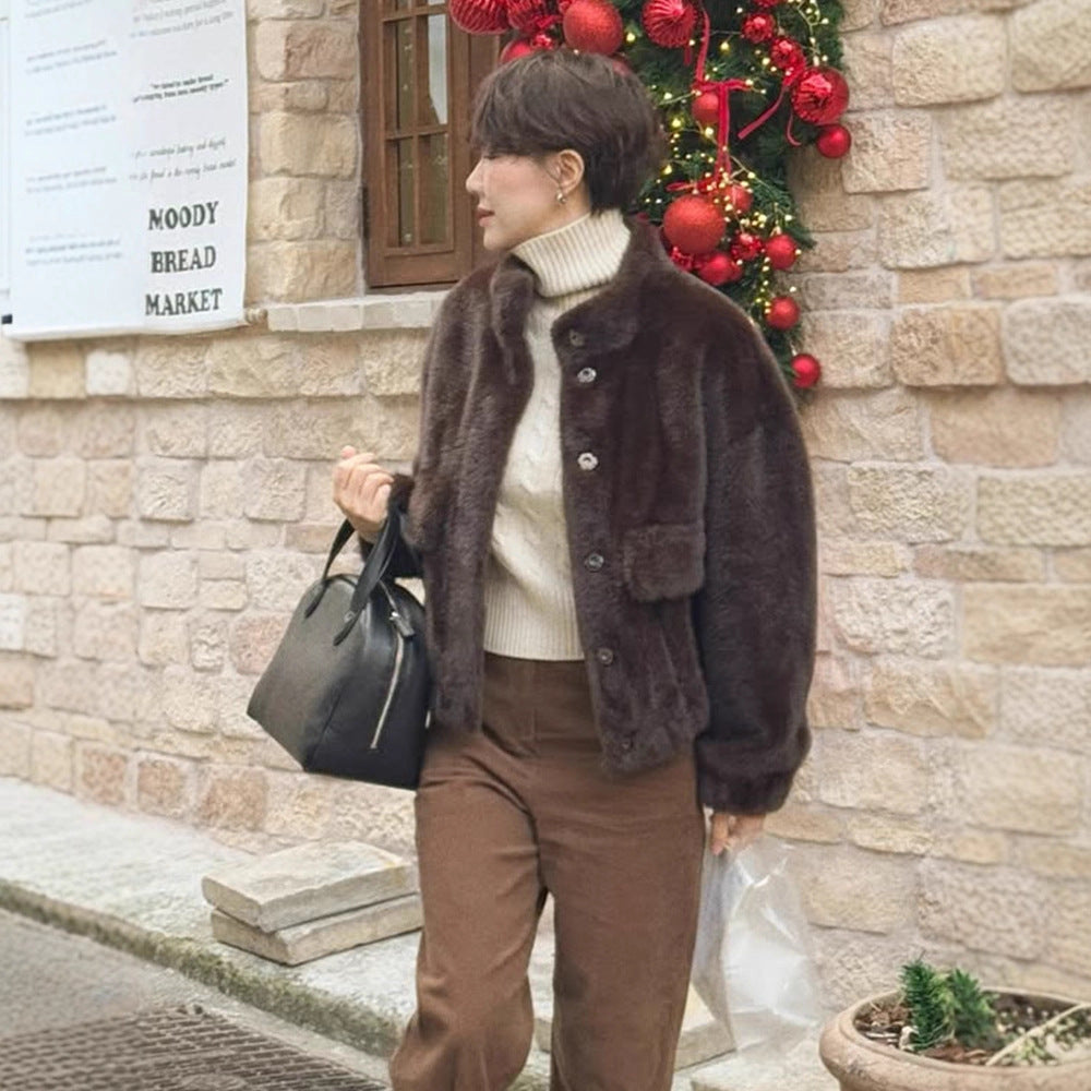 Women’s short jacket in teddy faux fur with boxy silhouette and patch pocket Amarae