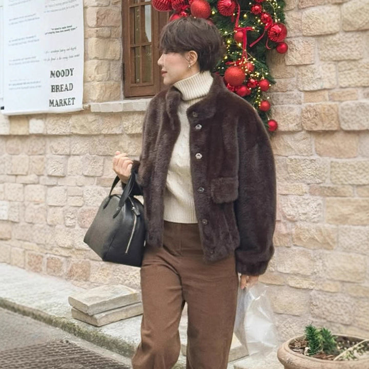 Women’s short jacket in teddy faux fur with boxy silhouette and patch pocket Amarae