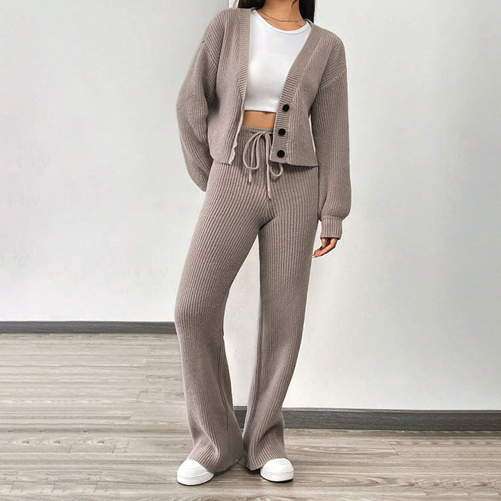 Ladies' soft knit set with casual pants and short cardigan Lune London