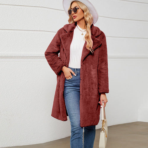 Cozy faux fur coat for women with a trendy cut and a large collar Amarae