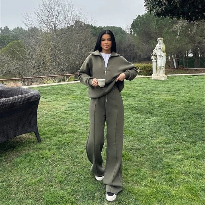Ladies oversized sweatshirt and chic jogging set