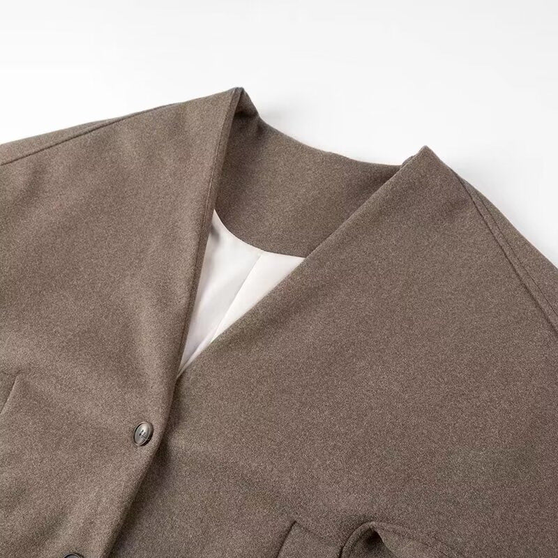 Elegant and fashionable women's jacket with structured fabric and long sleeves Lune London