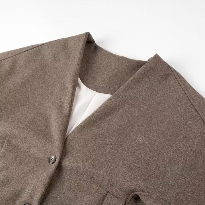 Elegant and fashionable women's jacket with structured fabric and long sleeves Lune London