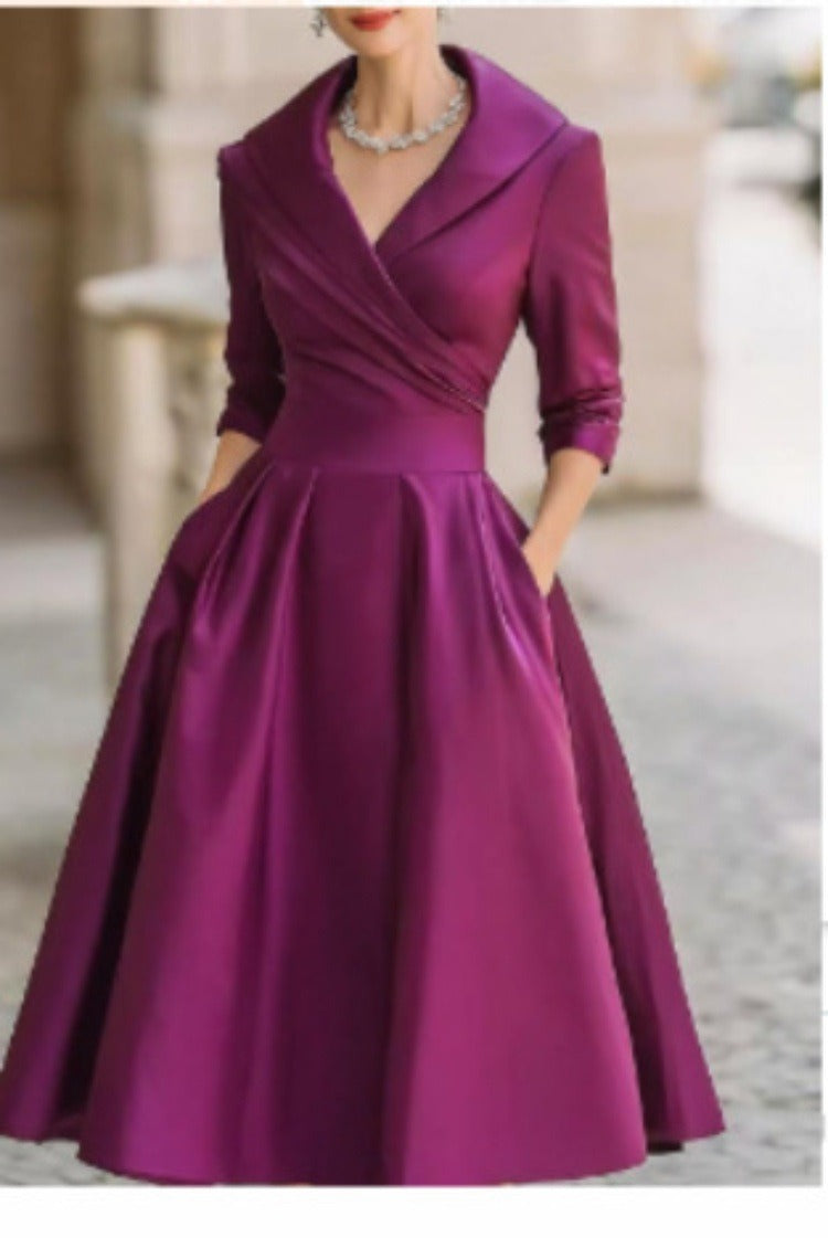 Robe portefeuille élégante pour femmes avec peplum et poches pratiques Chic & Stil