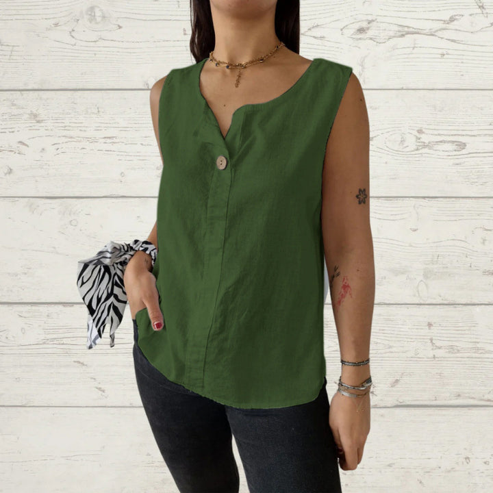 Casual shirt for women in lightweight linen fabric with button details Chic und Stil