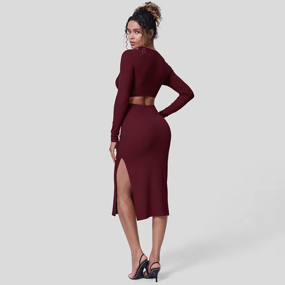 Chic & Stil Elegant midi dress for women with fitted cut-out details