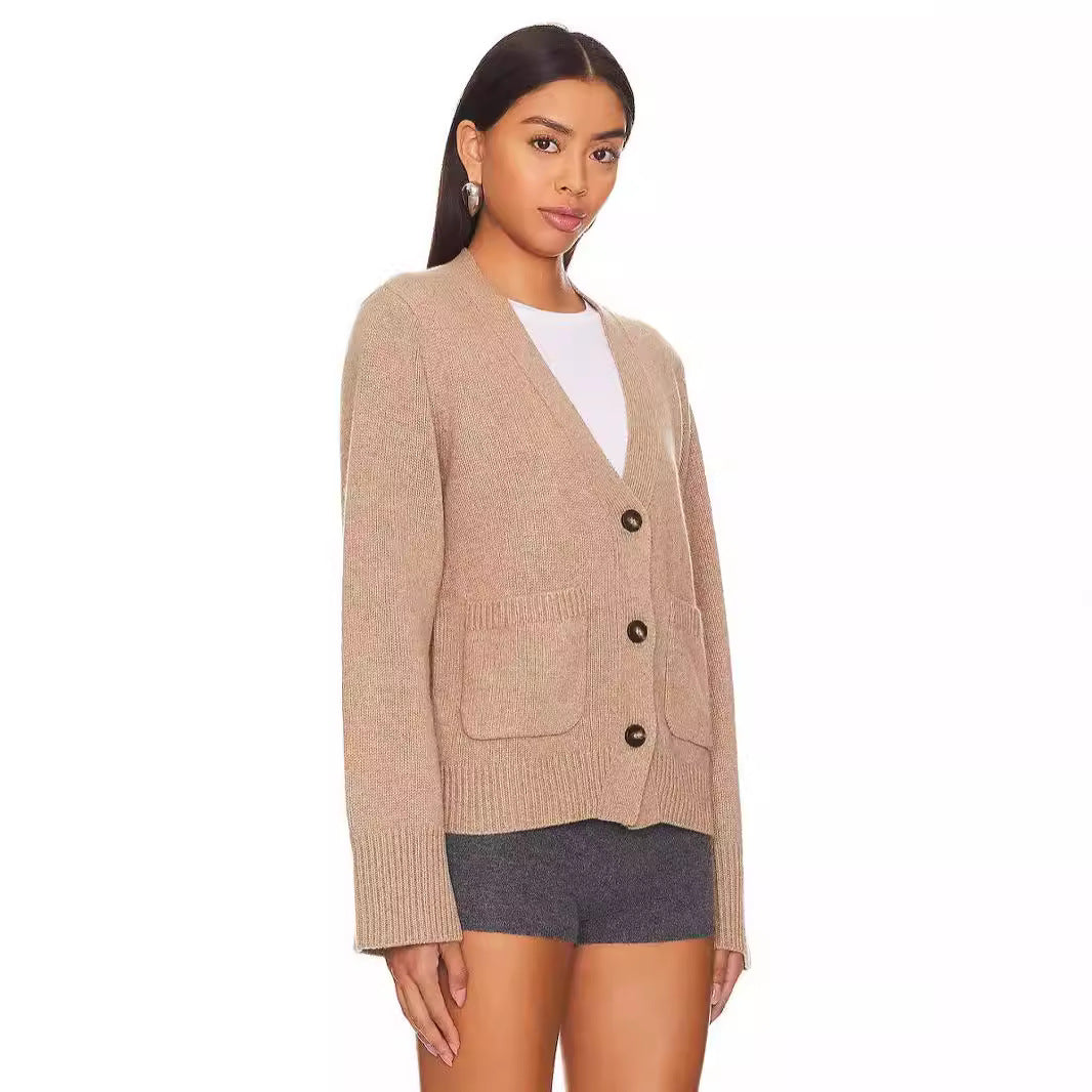 Ladies stylish cardigan with V-neck and practical pockets Lune London