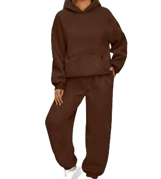 Ladies comfortable tracksuit with practical pockets Lune London
