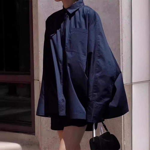 Chemise blouse pour femmes surdimensionnée avec col classique et poche latérale Chic & Stil