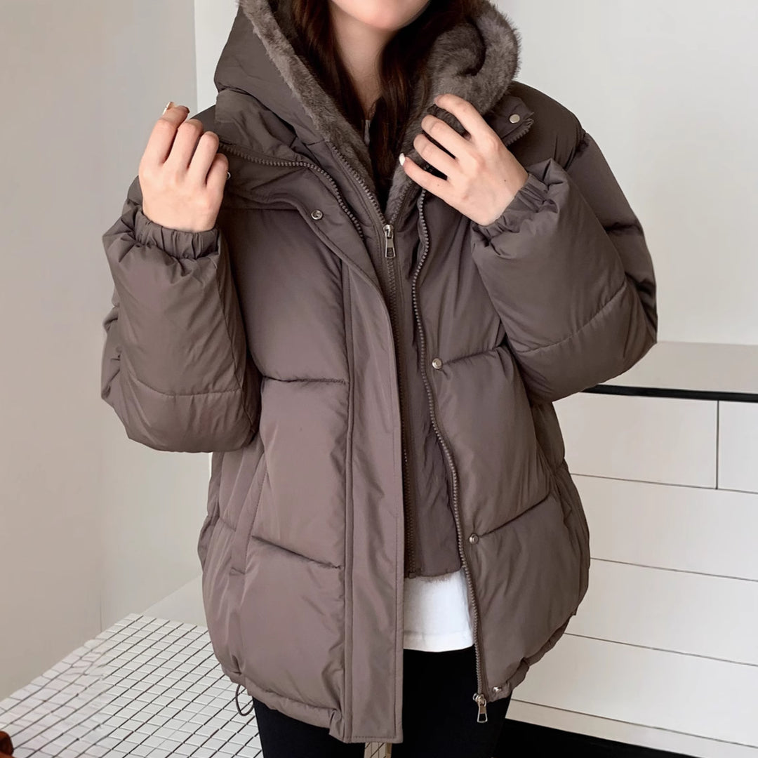 Ladies trendy down jacket with removable faux fur collar and practical pockets Lune London