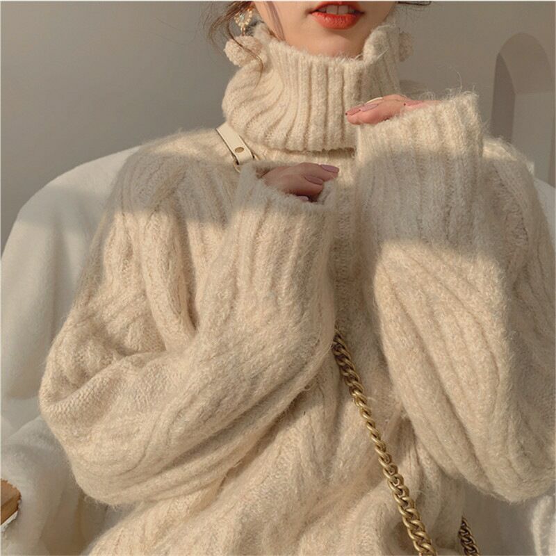 Chunky knit sweater for women with a high collar and soft material Lune London