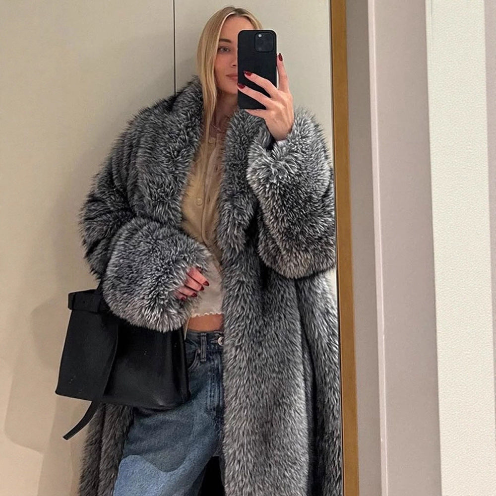 Women Oversize longer Faux Fur Coat with voluminous sleeves Amarae