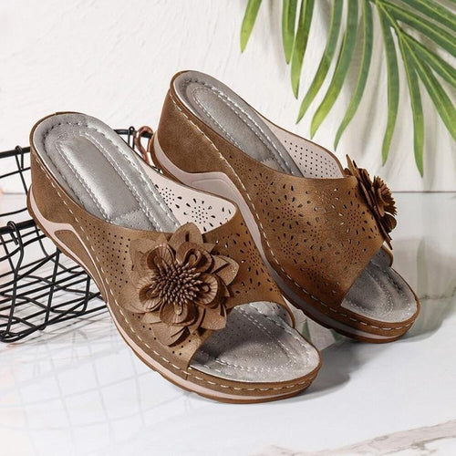 Elegant flower sandals for women with breathable upper material and comfortable sole Amarae