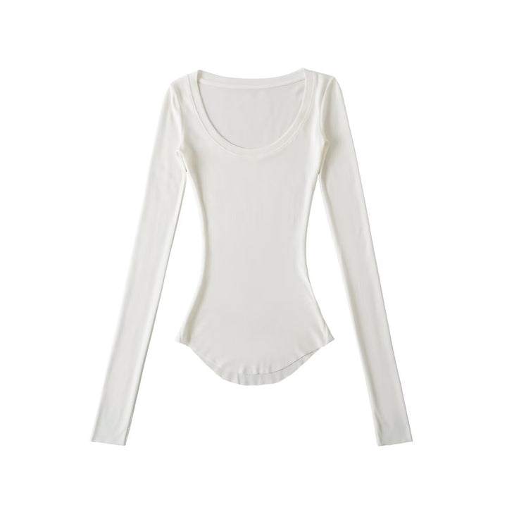 Long sleeve blouse for women with an elegant round collar and a fitted cut Lune London
