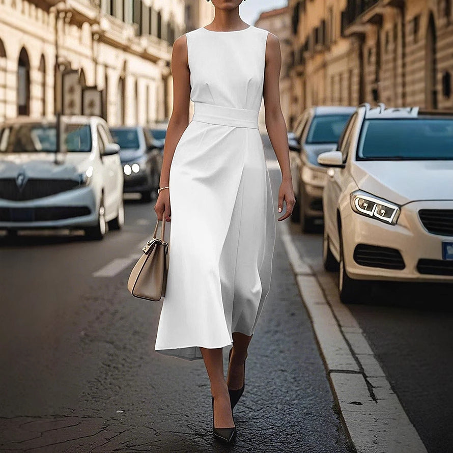 Women's Elegant Maxi Dress with Figure-Hugging Silhouette and Side Slit Lune London