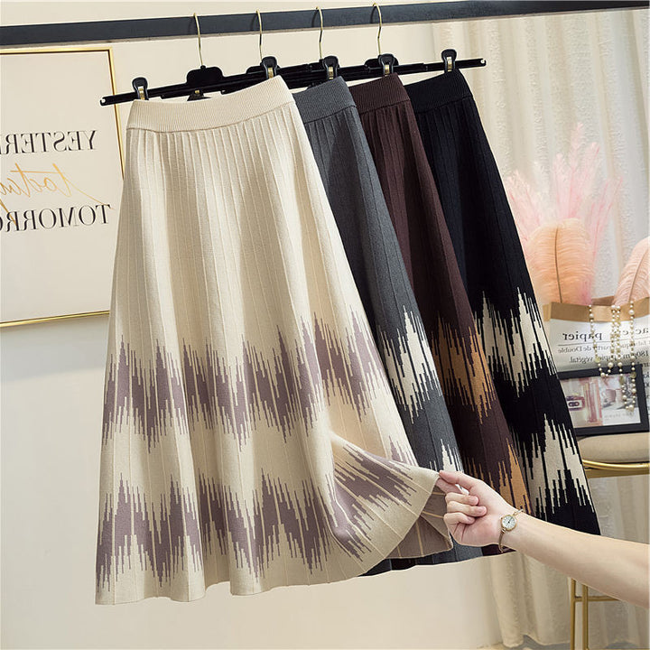 Maxi skirt for women with an elegant wavy pattern and a fine rib structure Lune London