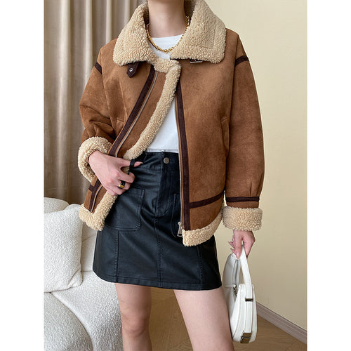 Women's fashionable teddy jacket with contrasting details Chic & Stil