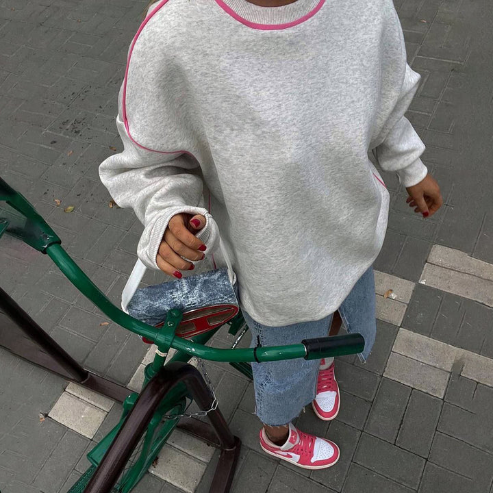Women's Oversized Sweatshirt with Contrasting Seams and Casual Cut Lune London