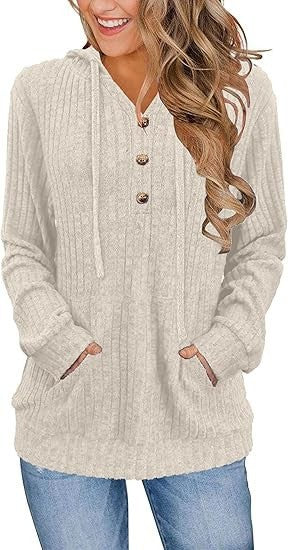 Sweat à capuche confortable pour femmes avec patte de boutonnage et poches latérales Chic & Stil