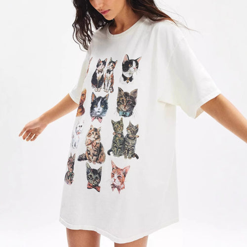 Women's t-shirt with creative cat design Amarae